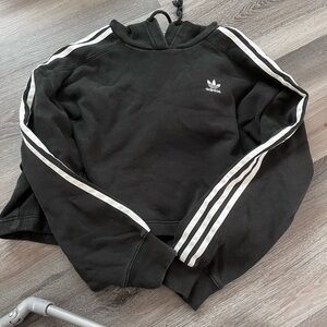 Cropped Adidas Sweatshirt
